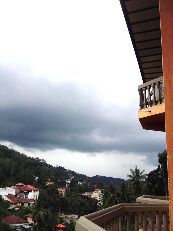 Majestic Tourist Hotel Kandy Exteriér fotografie
